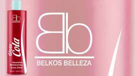 Tras el éxito del champú de Cola, la firma lanza una mascarilla gloss de calidad alta. La nueva máscara restaura,  hidrata y aporta brillo al cabello 