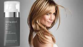 Nuevo y revolucionario producto de Living Proof ideal para cualquier tipo de cabello y que ¡actúa durante la noche! Su efecto consigue un cabello brillante y mucho más manejable