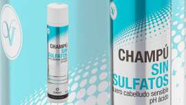 Más del 44% de la población sufre picores y otros síntomas propios del cuero cabelludo sensible. El champú de la firma carece de ph extremo, alcohol e ingredientes agresivos que resecan la piel