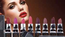 Con acabados mate y brillo, textura suave y alto grado de hidratación, son ideales para conseguir acabados profesionales y looks sofisticados, cuidando y mejorando el estado de la piel. Están adaptados a cada tipo de piel y edad