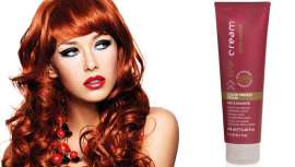 Su especial formulación ultradelicada finaliza y perfecciona el servicio color, cristalizando, sellando y estabilizando los micropigmentos colorantes en el interior del cabello