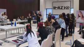 La nueva coloración ha sido presentada en la II edición del Global Training, una cita para los profesionales del cabello que marca  las tendencias de la temporada, con los colores neón como grandes protagonistas