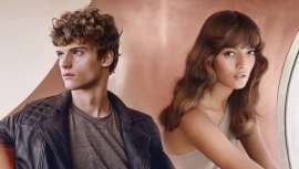 La firma recrea la última tendencia en color, Ecaille. Una corriente que combina color y textura, creando un servicio de coloración multitono a medida. Esta técnica aporta toques de luz distribuidos por el cabello en busca de un efecto carey