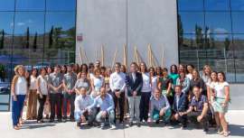 Tras años de experiencia como importador de aparatología de depilación, en 2013 fabrica su propio láser de diodo bajo la marca Sapphire