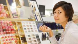 El año anterior el escenario financiero nacional estuvo marcado por la depreciación del peso frente al dólar y un déficit creciente en la balanza comercial; la industria cosmética y de cuidado personal destacó en número verdes