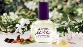 Aveda lanza este aceite esencial, con propiedades hidratantes, para la piel y el cabello. Su aplicación es un deleite para los sentidos  