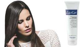 Su fórmula en crema garantiza una aplicación fácil y segura. Se activa con el calor de la plancha, fijándose alrededor del tallo, memorizando el alisado