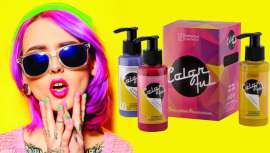 Incorpora unos pigmentos cromáticos que penetran en el cabello y se fijan para garantizar el mejor resultado de color y una duración de hasta 20 lavados