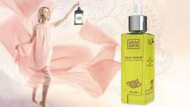 Cuenta con tres variedades, destinadas a pieles secas, mixtas-grasas y sensibles, formuladas en base a elixires herbales de aceites esenciales, además de hidroxitirosol y protección UVA-UVB marina