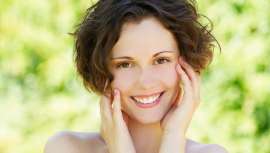 Los especialistas en cirugía oculoplástica y estética facial del centro han lanzado una serie de consejos para mantener sanas y con buen aspecto las pieles más pálidas y delicadas