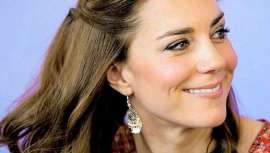 La duquesa de Cambridge acapara espacio en los medios de
comunicación y sus apariciones públicas se analizan al detalle. Soláns, maquilladora de celebrities y directora de la escuela Mery Make-Up, analiza el estilo de Middleton