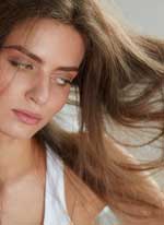 Cómo cuidar y proteger el cabello de la sobreexposición solar - Cazcarra Image Group